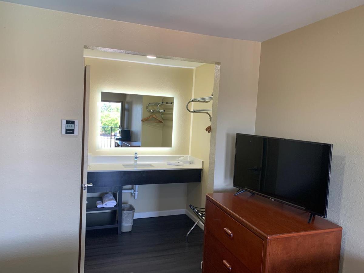 Rodeway Sacramento-university Area Inn 2*