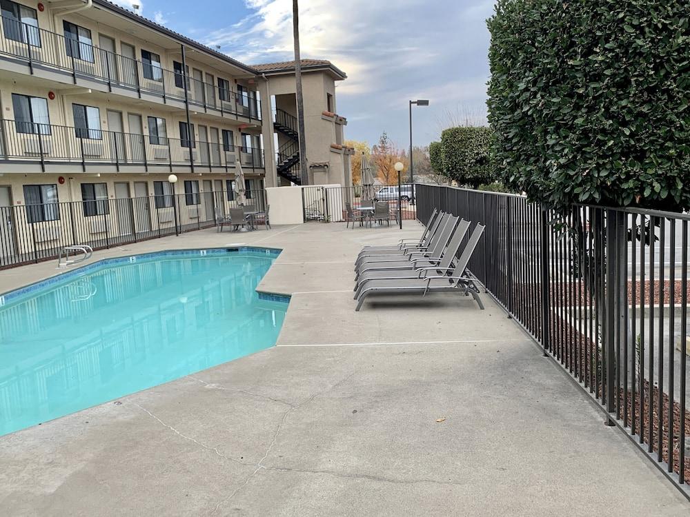 Rodeway Sacramento-university Area